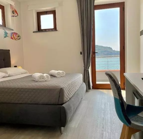 ホテル Mirage Rooms & Apartments