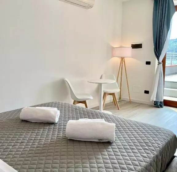 ホテル Mirage Rooms & Apartments
