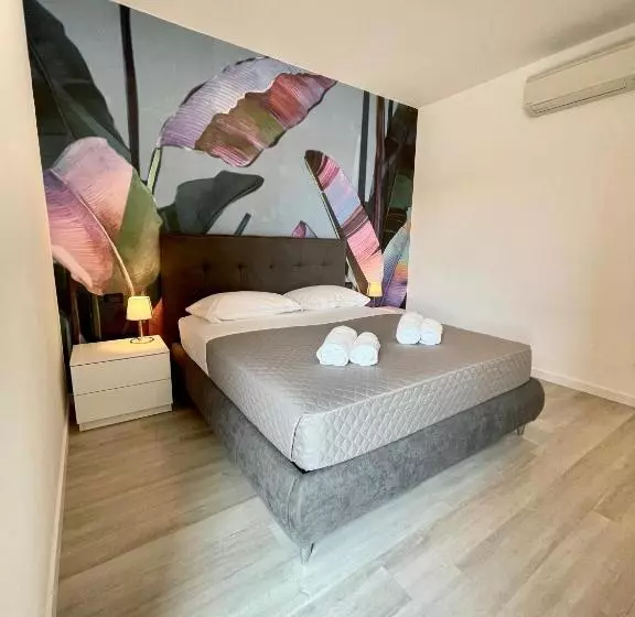 ホテル Mirage Rooms & Apartments
