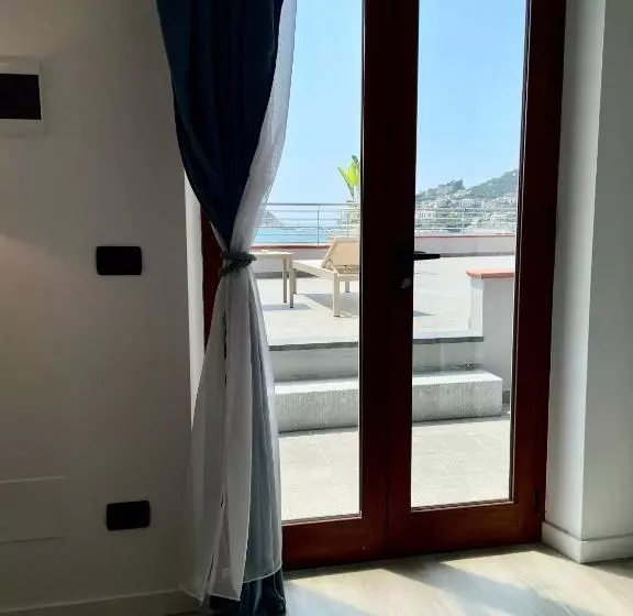 ホテル Mirage Rooms & Apartments