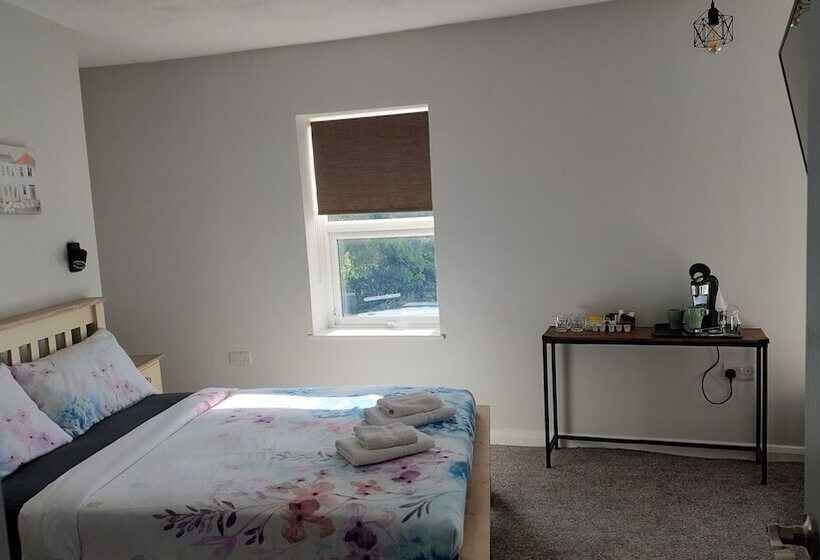 Пансион Southwell Stays