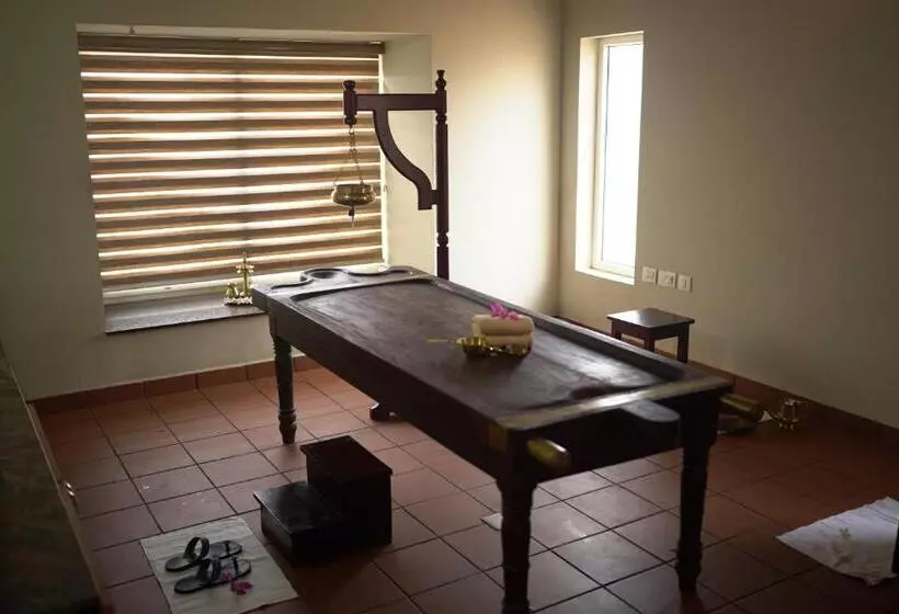 リゾートホテル Niraamaya Retreats Vaidekam, Kannur