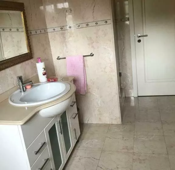 Aamiaismajoitus (B&B) Camelias