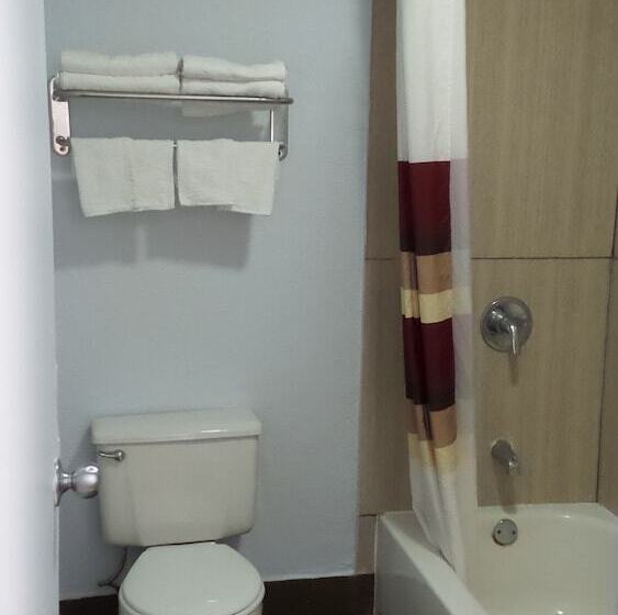 בית מלון כפרי Budget Inn Alexandria