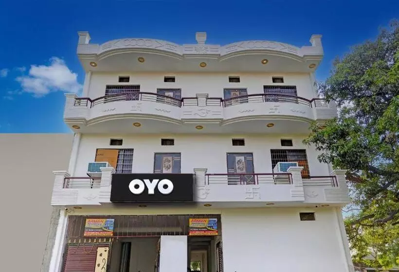 Hotelli Oyo Flagship 81301 Arman Residency Guest House