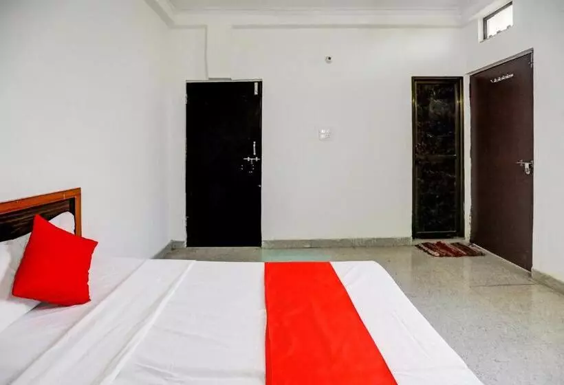 Hotelli Oyo Flagship 81301 Arman Residency Guest House