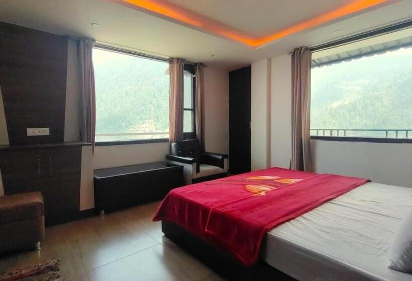 פנסיון Majestic