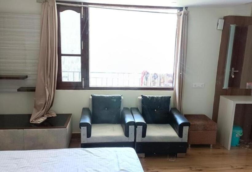 פנסיון Majestic