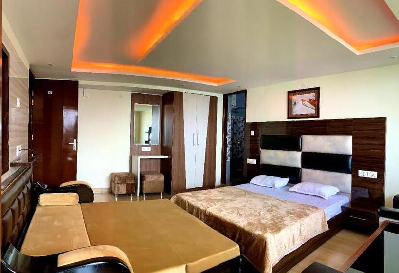 פנסיון Majestic