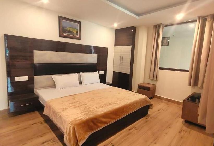 פנסיון Majestic