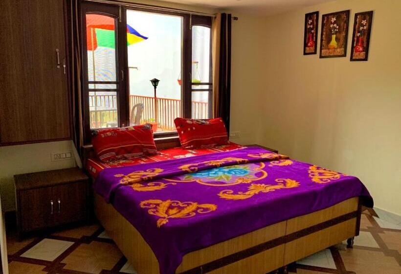 פנסיון Majestic