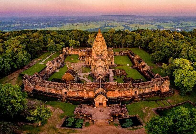 Phanomrung Hostel & Linn Chan Cafe พนมรุ้ง โฮส์เทล แอนด์ ลิณณ์จัง คาเฟ่