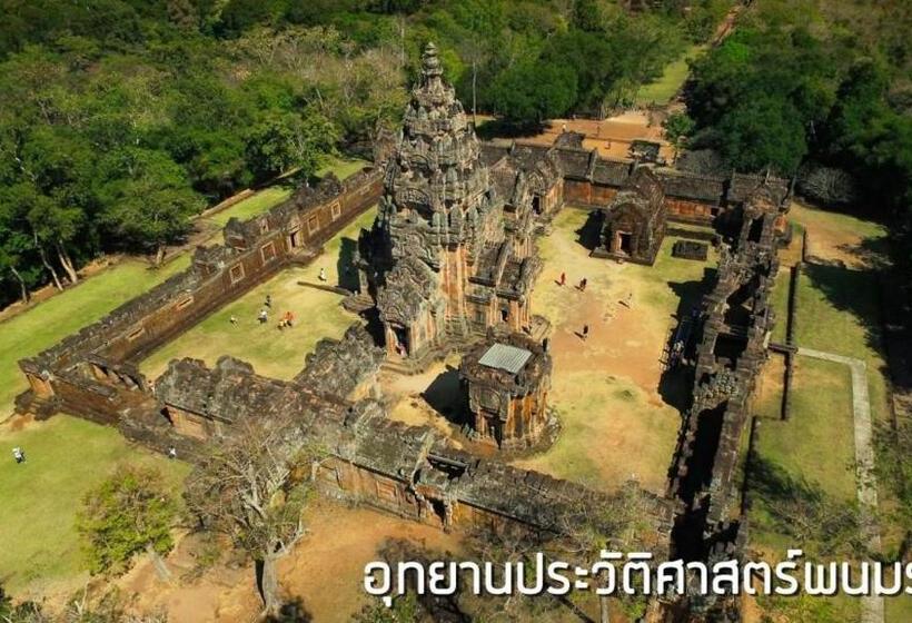 Phanomrung Hostel & Linn Chan Cafe พนมรุ้ง โฮส์เทล แอนด์ ลิณณ์จัง คาเฟ่