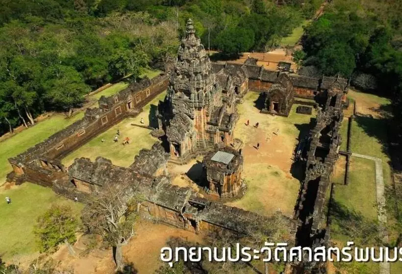 Phanomrung Hostel & Linn Chan Cafe พนมรุ้ง โฮส์เทล แอนด์ ลิณณ์จัง คาเฟ่