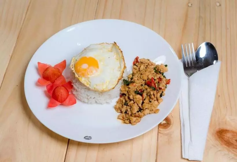 Phanomrung Hostel & Linn Chan Cafe พนมรุ้ง โฮส์เทล แอนด์ ลิณณ์จัง คาเฟ่