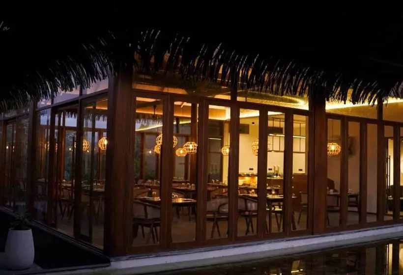 Hotelli Maayaa Riverside Villas & Suites By Keala