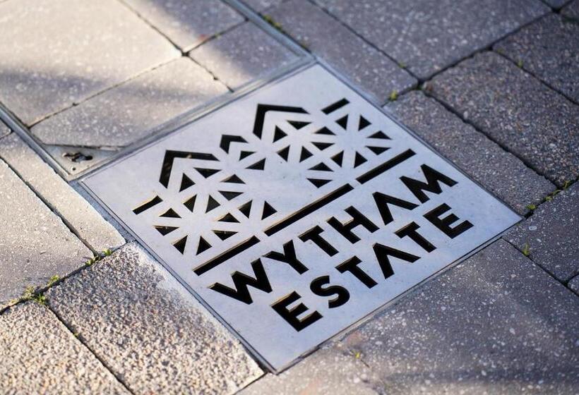 Отель Wytham Manor House