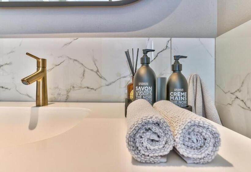 Отель Wytham Manor House