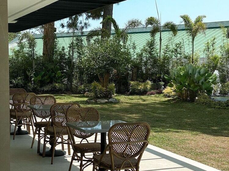 The Plaza Garden Hotel And Residences