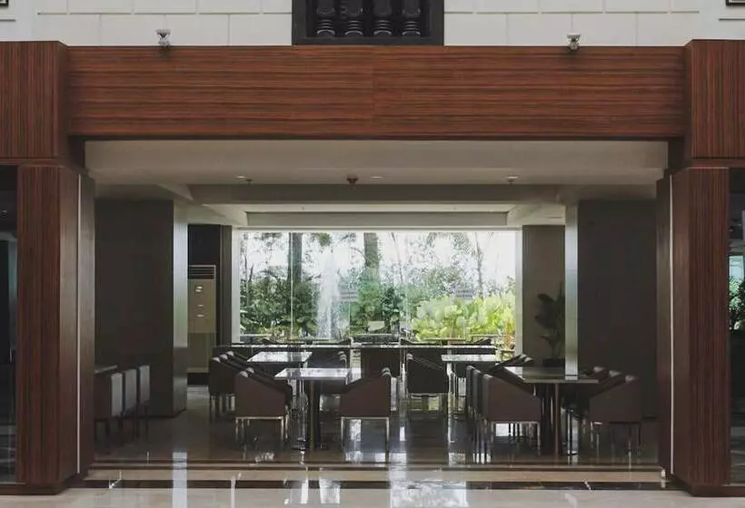 The Plaza Garden Hotel And Residences