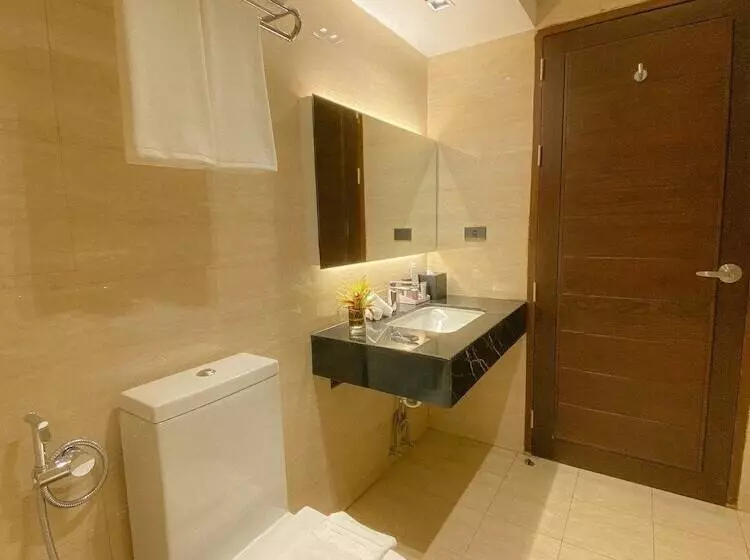 The Plaza Garden Hotel And Residences