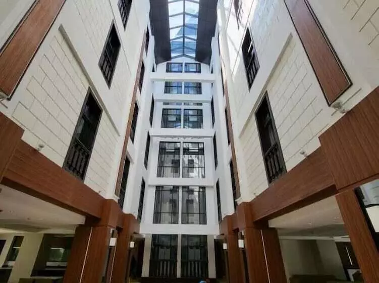 The Plaza Garden Hotel And Residences