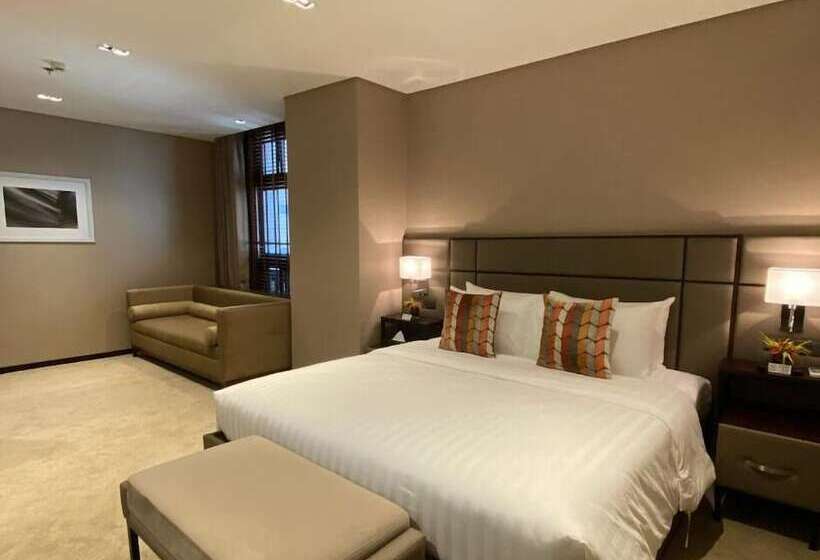 The Plaza Garden Hotel And Residences