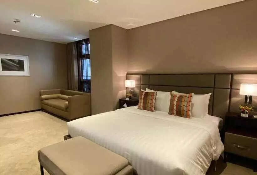 The Plaza Garden Hotel And Residences