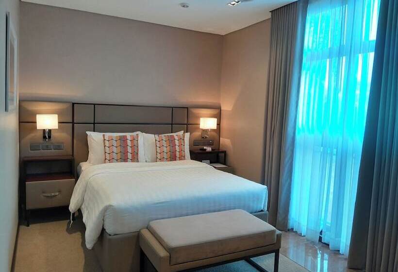 The Plaza Garden Hotel And Residences