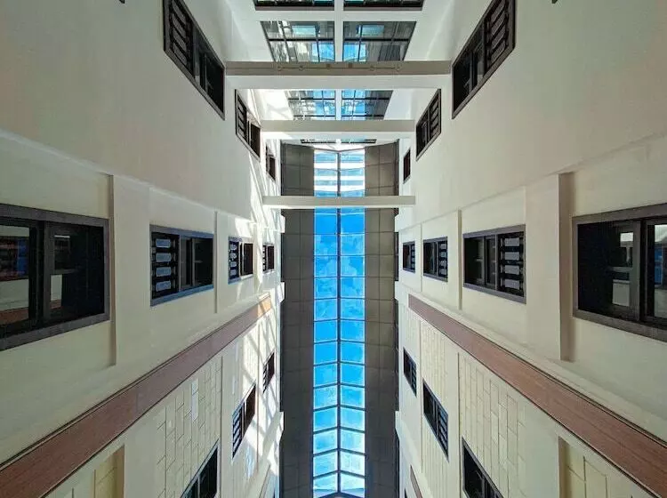 The Plaza Garden Hotel And Residences