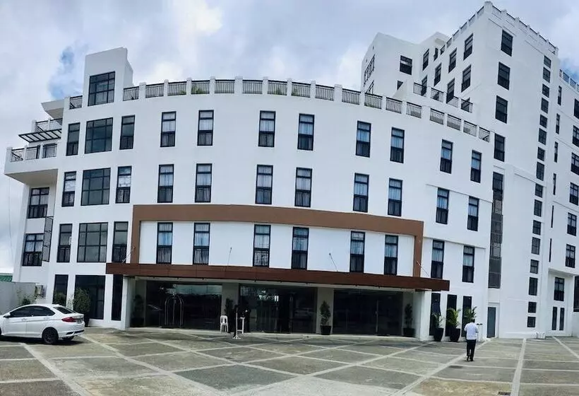 The Plaza Garden Hotel And Residences