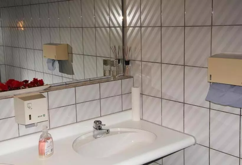 Hotelli Am Schloss Neuenstein