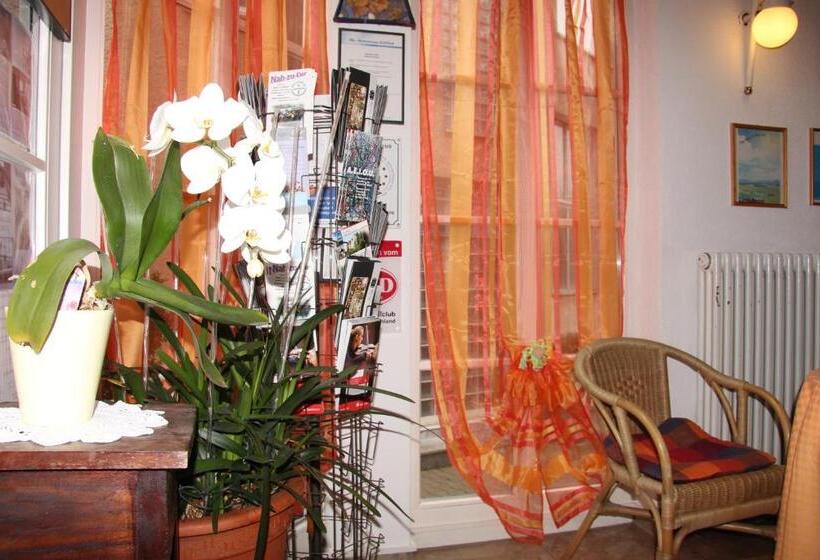 Hotel Am Schloss Neuenstein