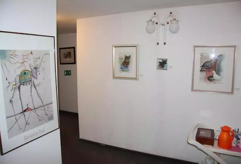 Hotelli Am Schloss Neuenstein