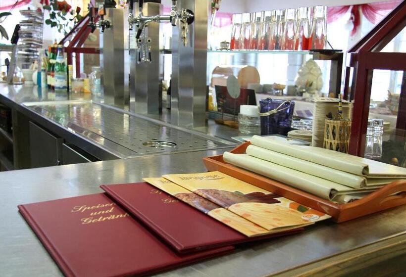 Hotel Am Schloss Neuenstein