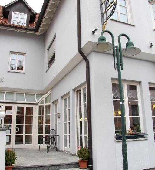 Hotel Am Schloss Neuenstein