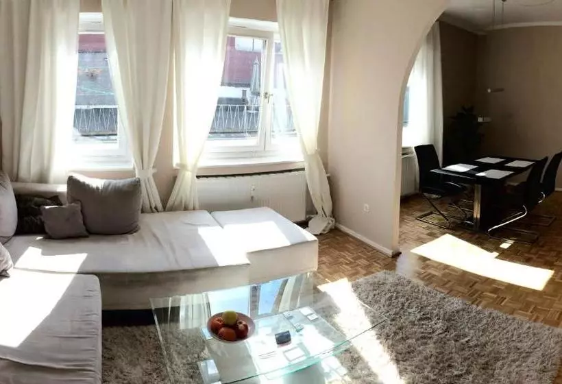 Hotelli Cityapartment An Der Petrikirche 5