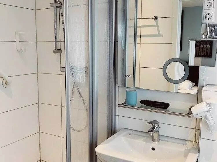 هتل Glashütten
