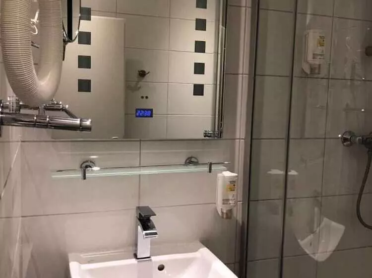 هتل Glashütten