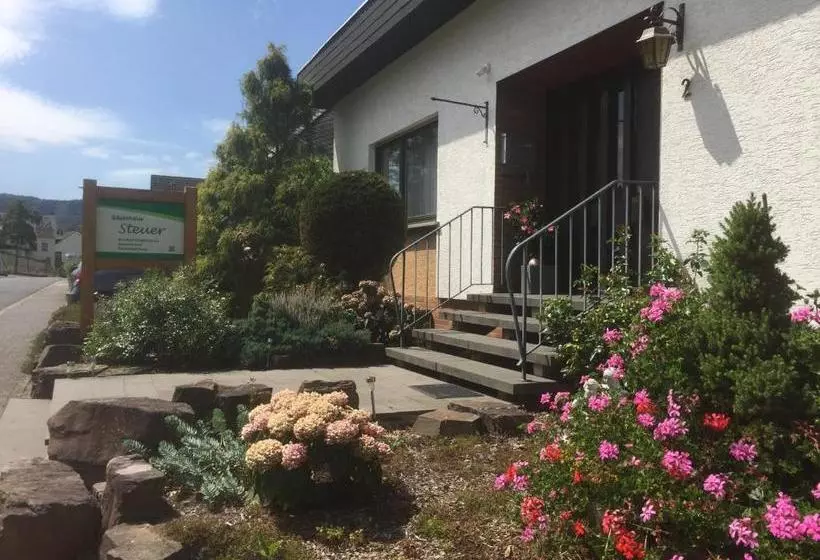 Hotelli Gästehaus Steuer