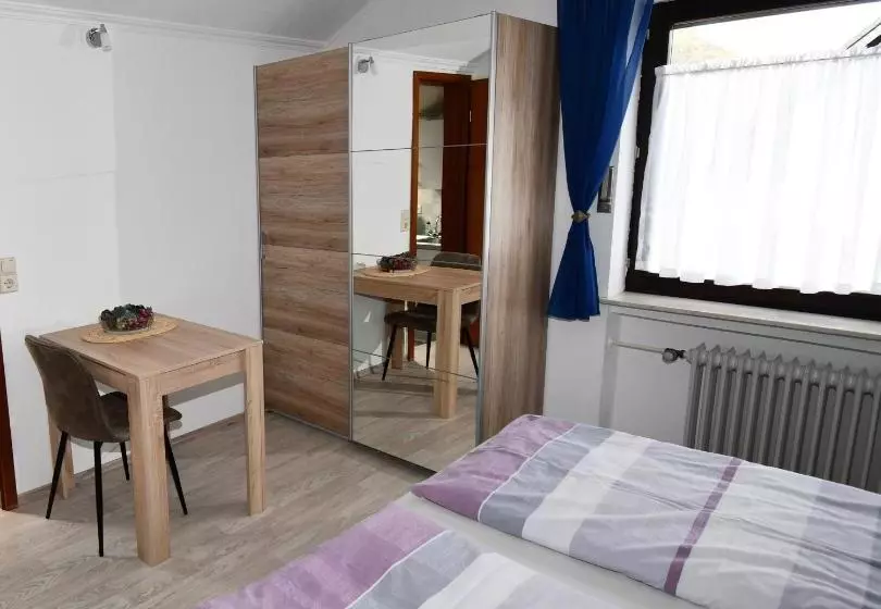 Hotelli Gästehaus Steuer