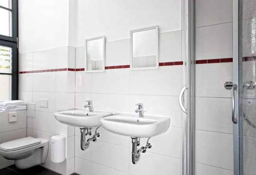 Hotelli Hostel Am Güterbahnhof