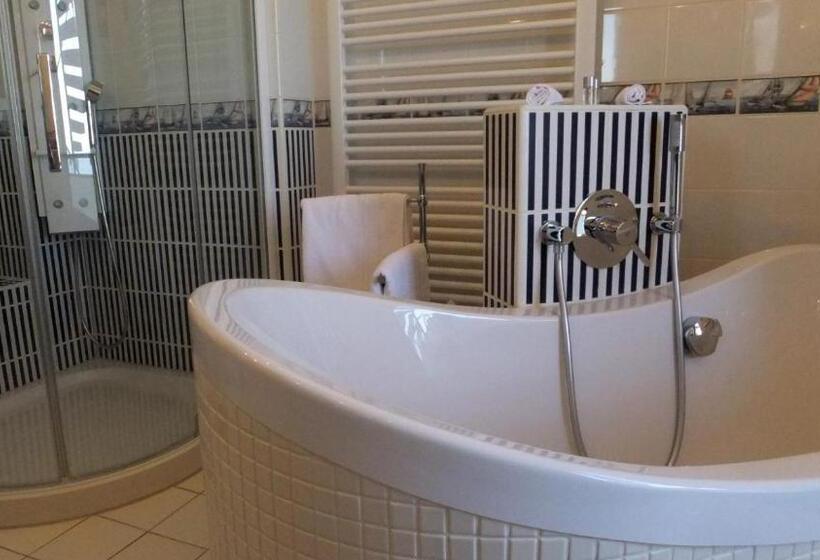 Отель & Restaurant Utkiek