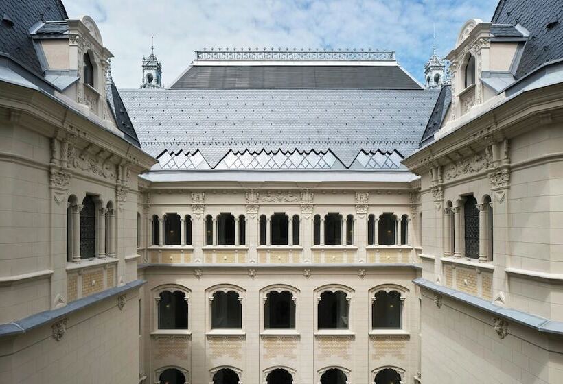 Отель W Budapest