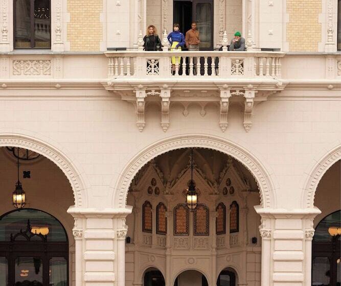 Отель W Budapest