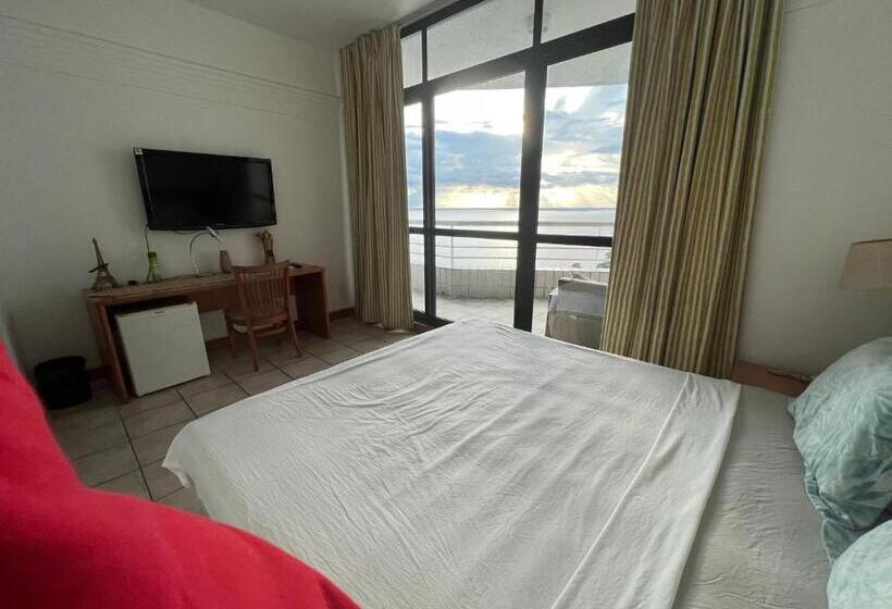 Apartamento No Tropical Executive Hotel Com Varanda, 1 Cama De Casal E 2 Camas De Solteiro