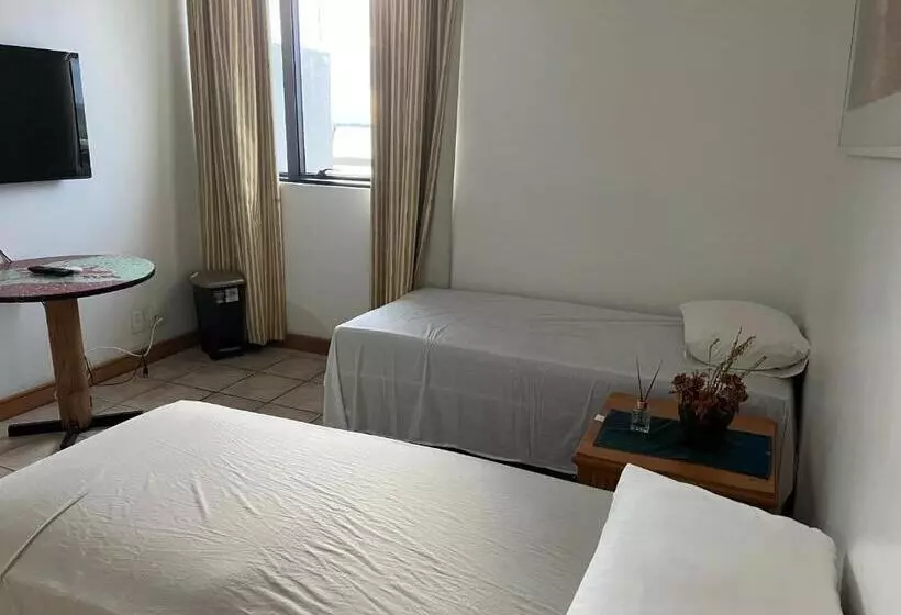 Apartamento No Tropical Executive Hotel Com Varanda, 1 Cama De Casal E 2 Camas De Solteiro