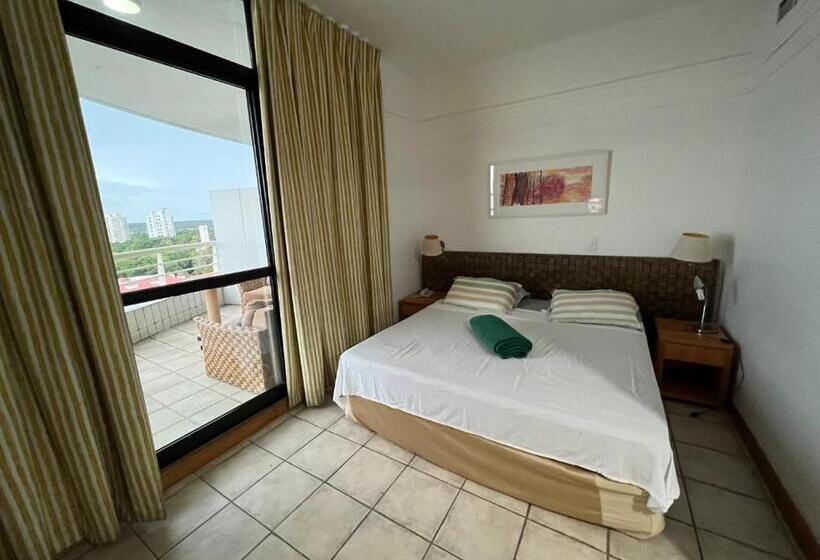Apartamento No Tropical Executive Hotel Com Varanda, 1 Cama De Casal E 2 Camas De Solteiro
