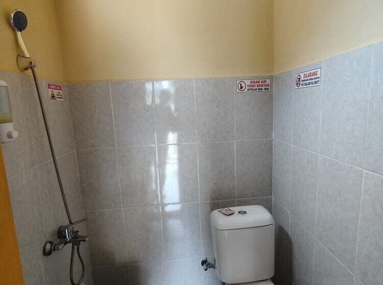 호텔 Oyo 92561 Excellent Kost