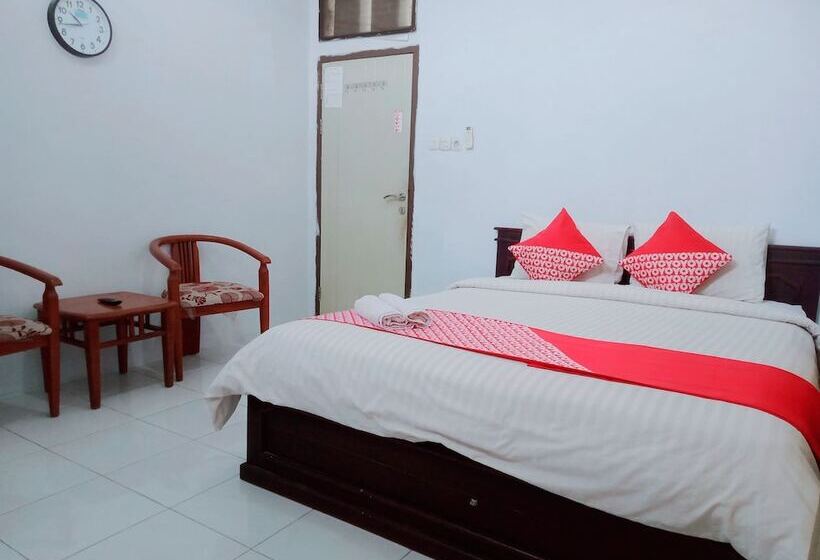 호텔 Oyo 92561 Excellent Kost